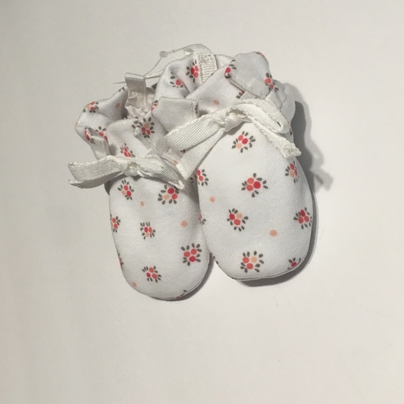 NWT GAP Size 3 infant booties - Picture 2 of 5